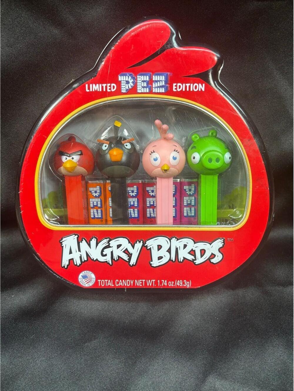 109 Limited Edition Angry Birds PEZ Collector's Tin 4 PEZ dispensers Angry Birds